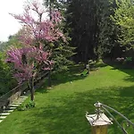 Dimora Delle Donnole Alta Bed & Breakfast 4*