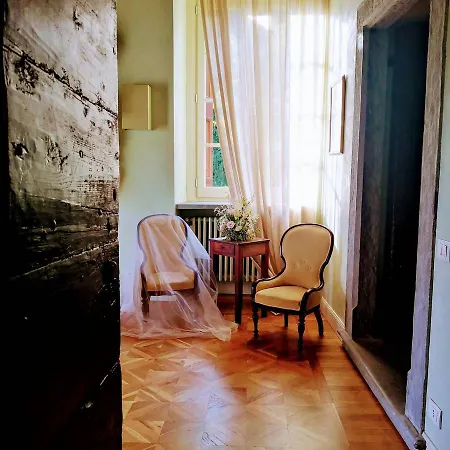 Dimora Delle Donnole Alta Bed and Breakfast 4*