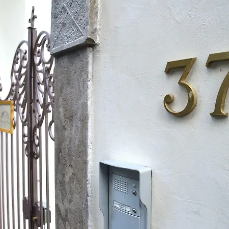 Dimora Delle Donnole Alta Bed and Breakfast