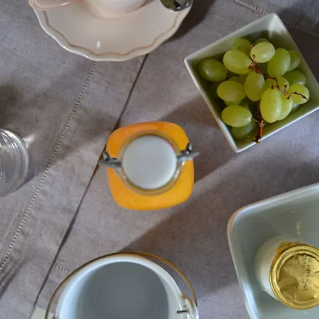 Alojamento de Acomodação e Pequeno-almoço Dimora Delle Donnole Alta 4*