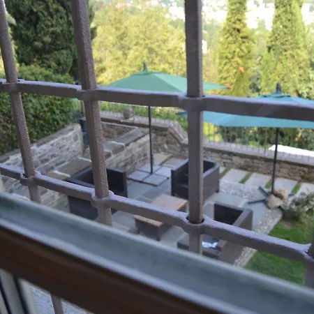 Dimora Delle Donnole Alta Bed and Breakfast