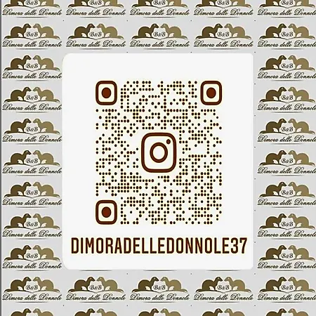 Alojamento de Acomodação e Pequeno-almoço Dimora Delle Donnole Alta 4*