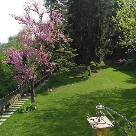 Dimora Delle Donnole Alta לינה וארוחת בוקר 4*