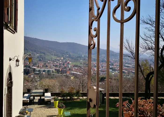 Dimora Delle Donnole Alta 4* Бергамо